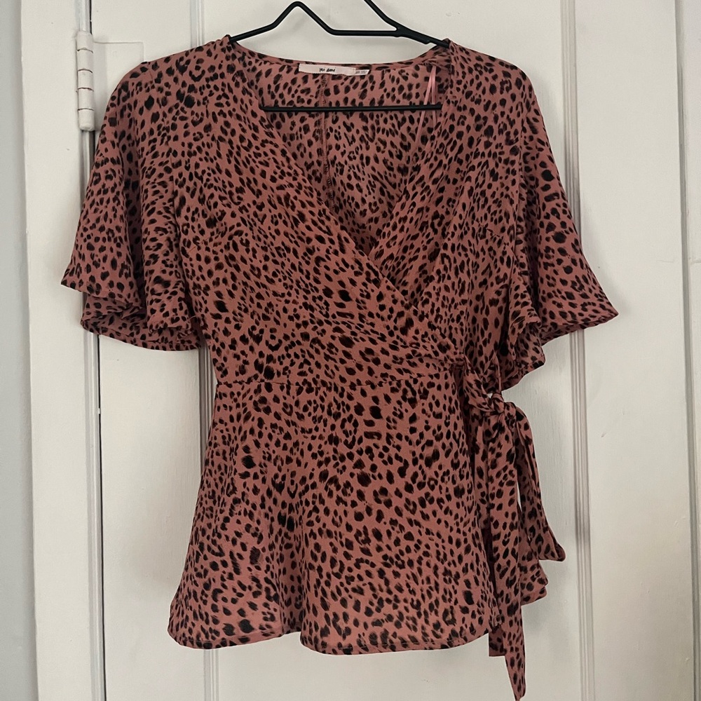 medium pink cheetah print cross shirt